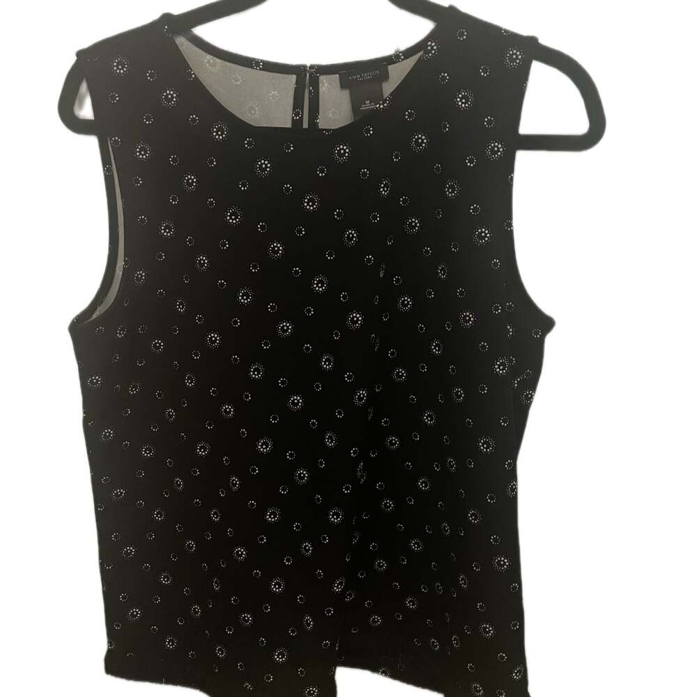 Ann Taylor Women's Black Sleeveless Blouse with White Decorative Pattern Size M